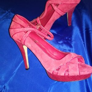 White House Black Market pumps